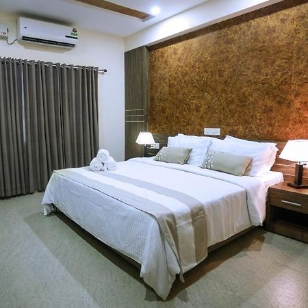 Hotel Shams Inn Kochi Exterior photo